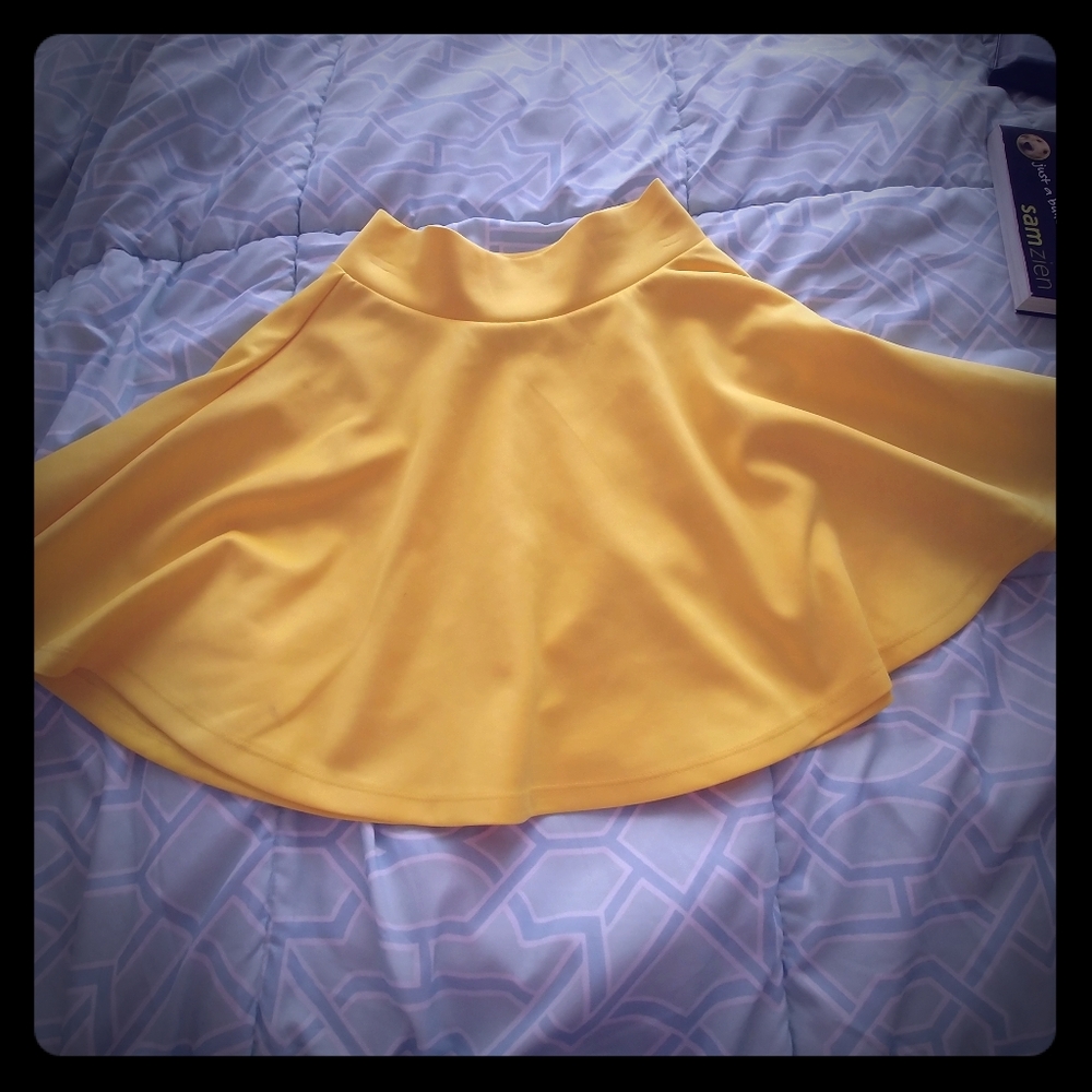 Yellow skater skirt--High waist (S)